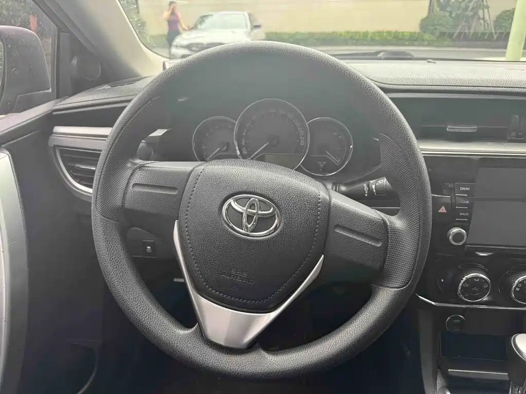 TOYOTA COROLLA