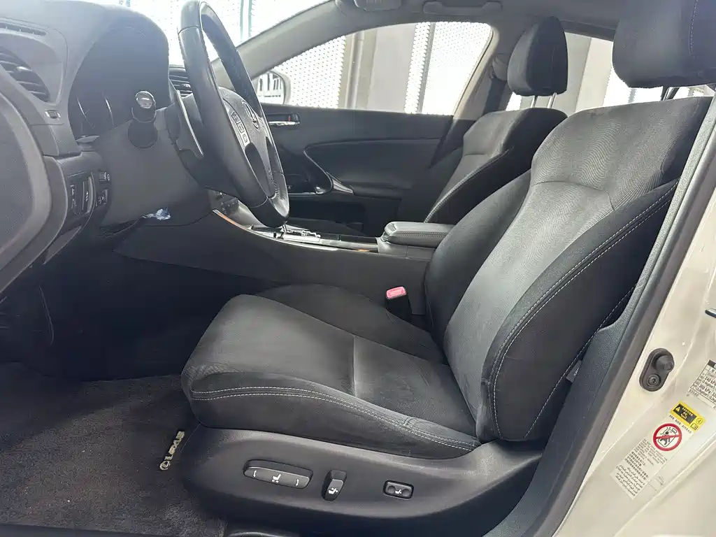Lexus IS — миниатюра 4