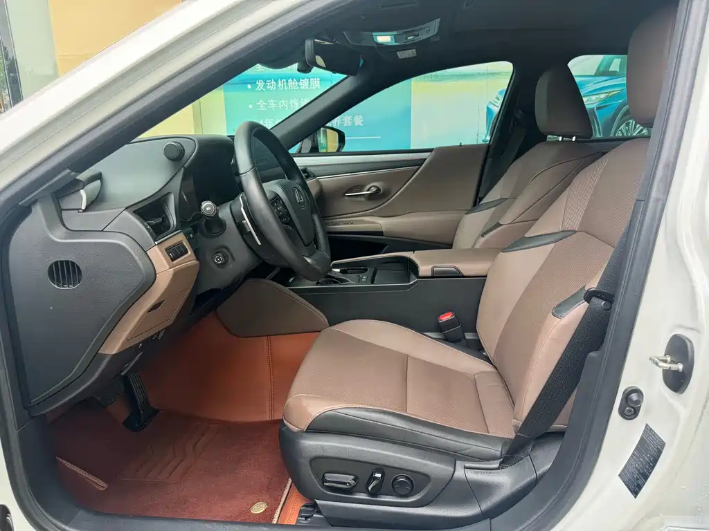 Lexus ES — миниатюра 5