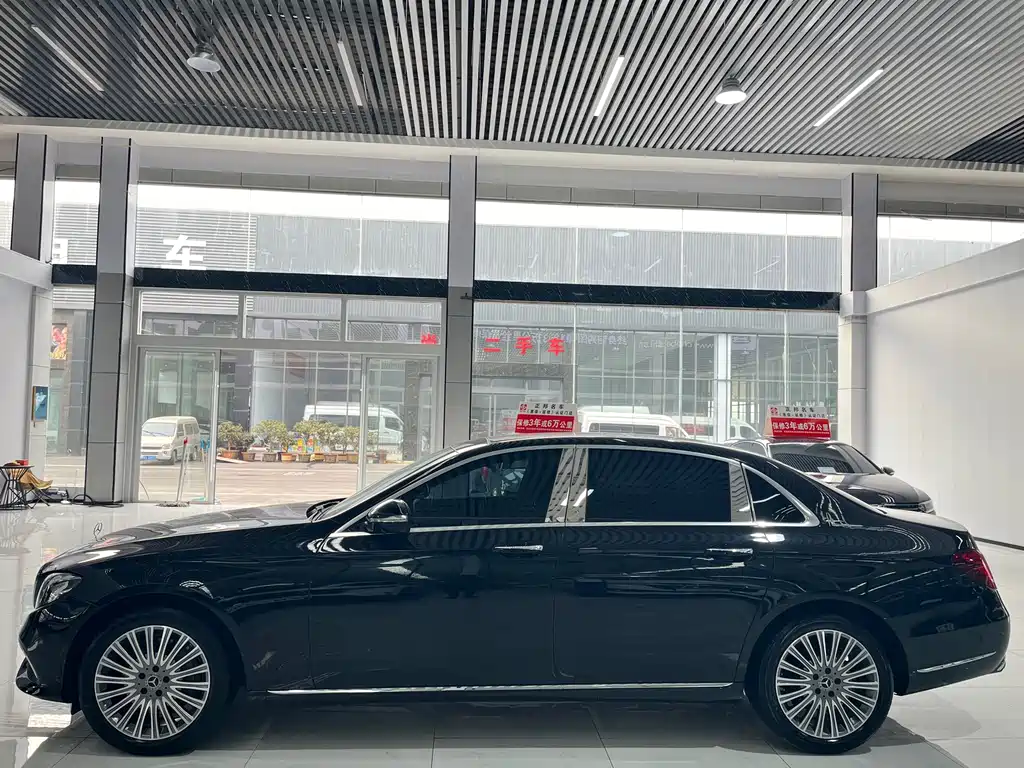 Mercedes-Benz E-Class — миниатюра 3
