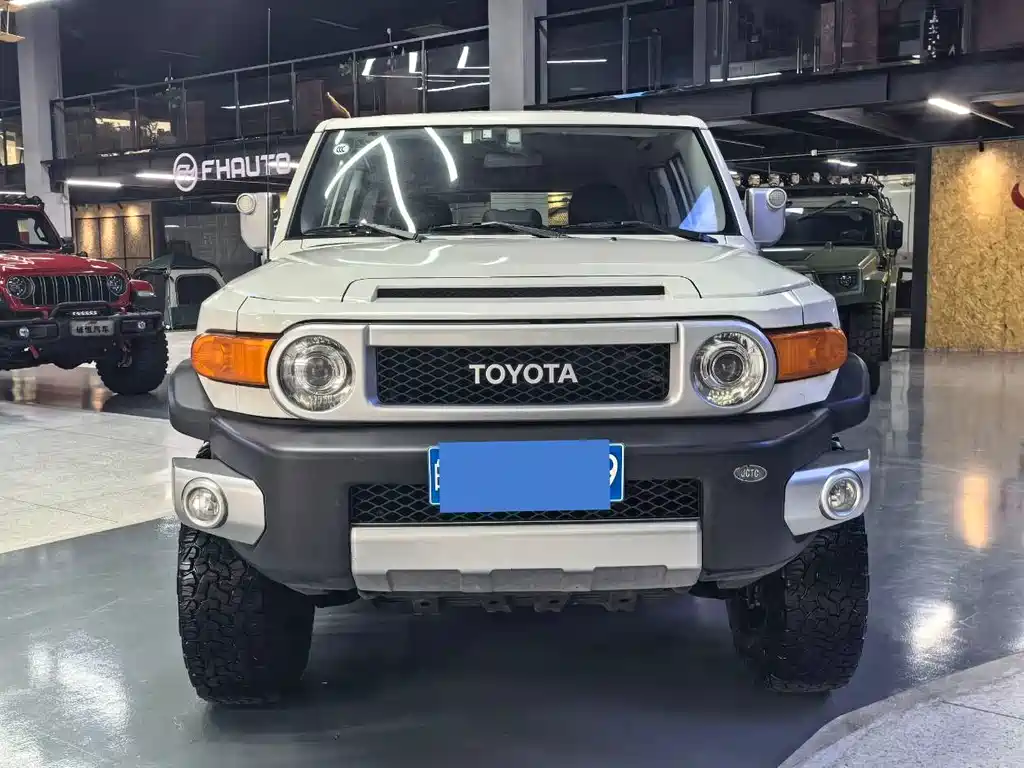 Toyota FJ Cruiser — миниатюра 2