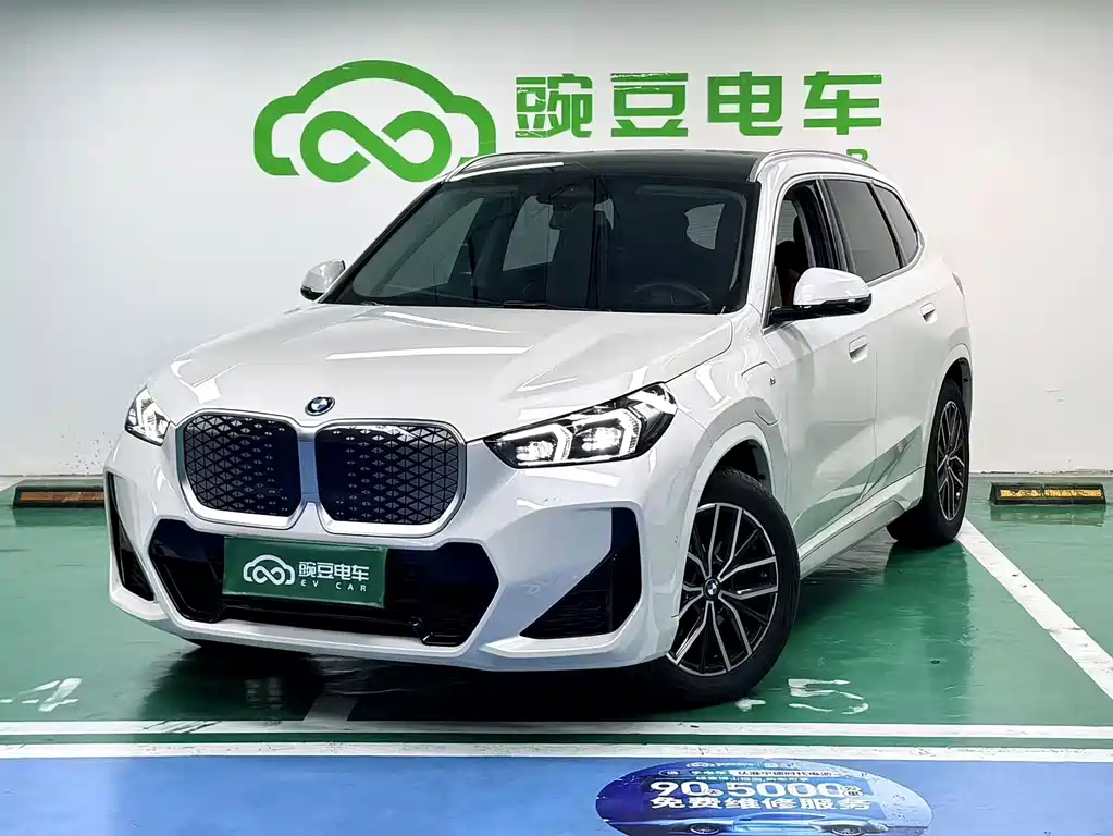BMW iX1