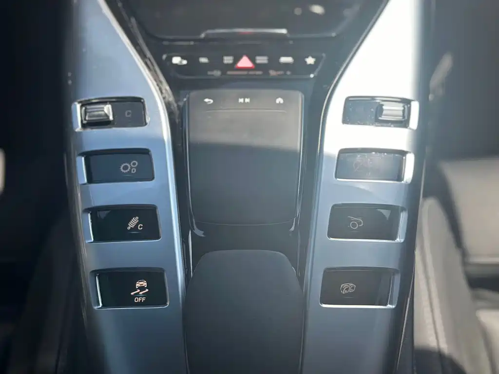 Mercedes-Benz AMG GT — миниатюра 11