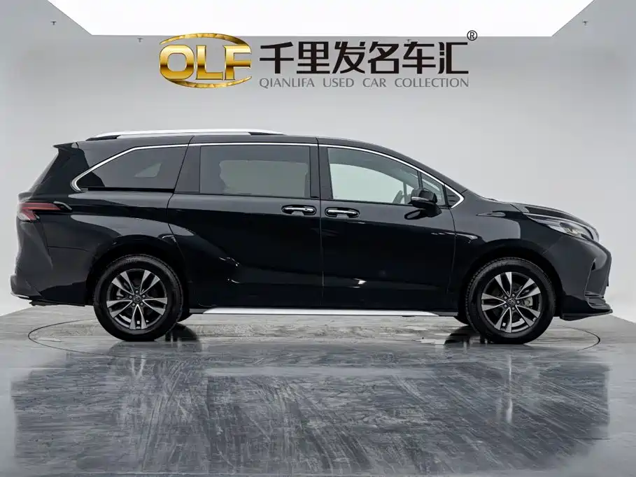 Toyota Granvia — миниатюра 7