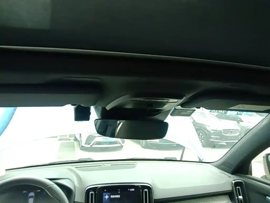 Volvo XC40 — миниатюра 23