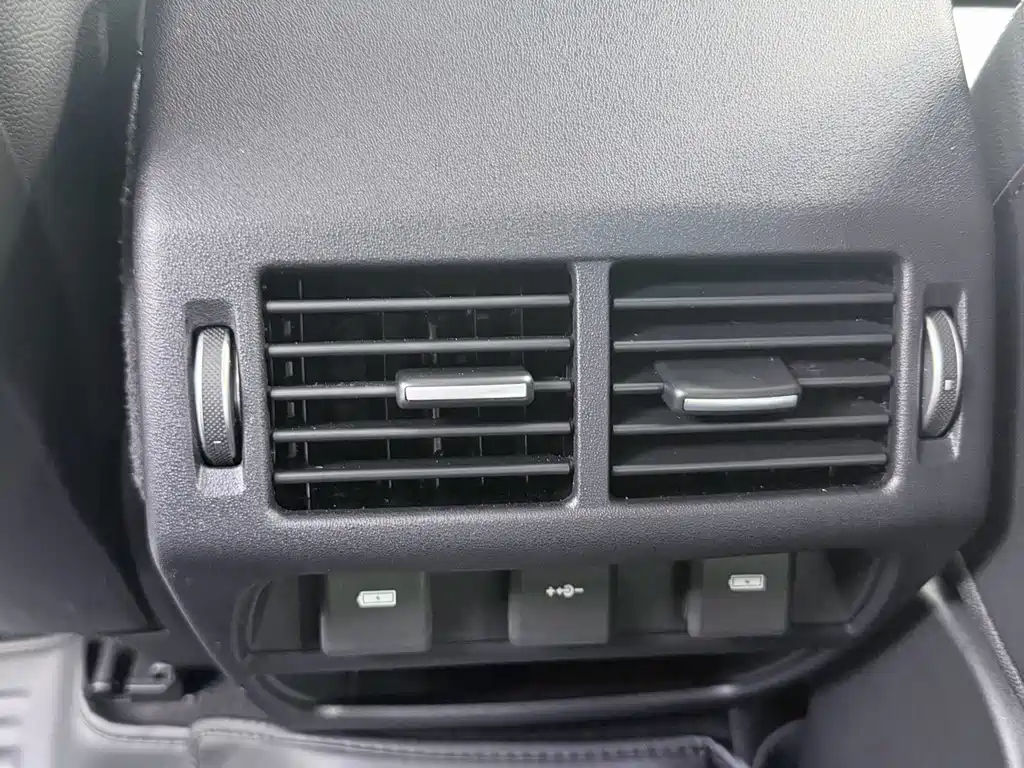 Land Rover Discovery Sport Hybrid — миниатюра 16