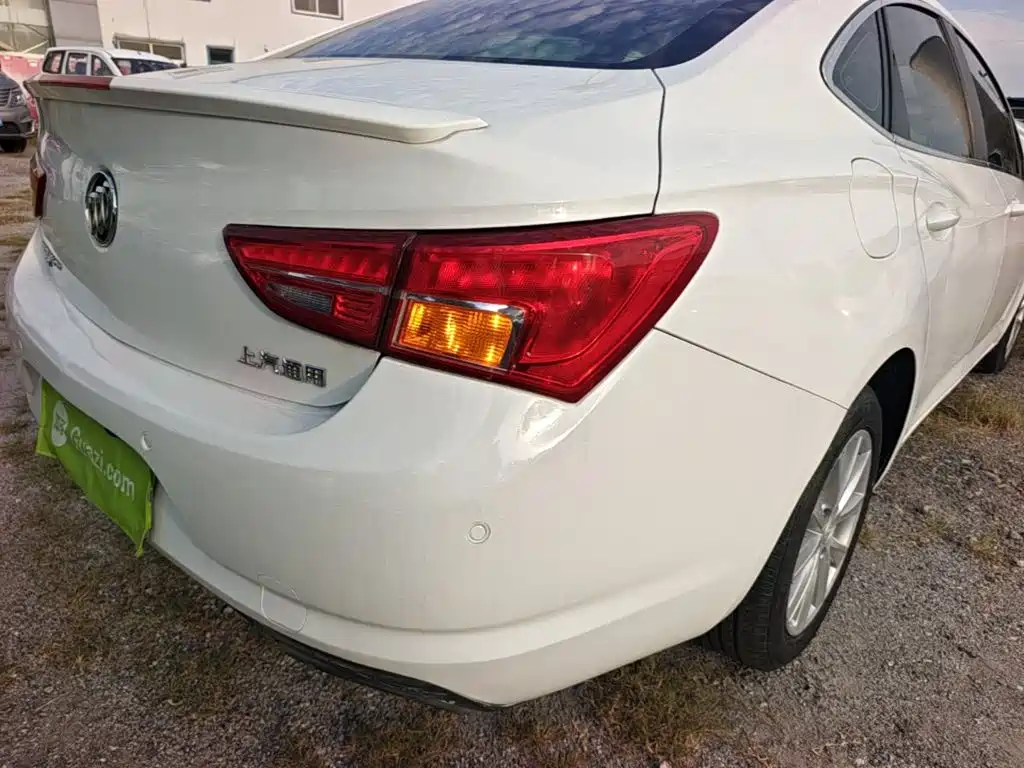 Buick Verano — миниатюра 8