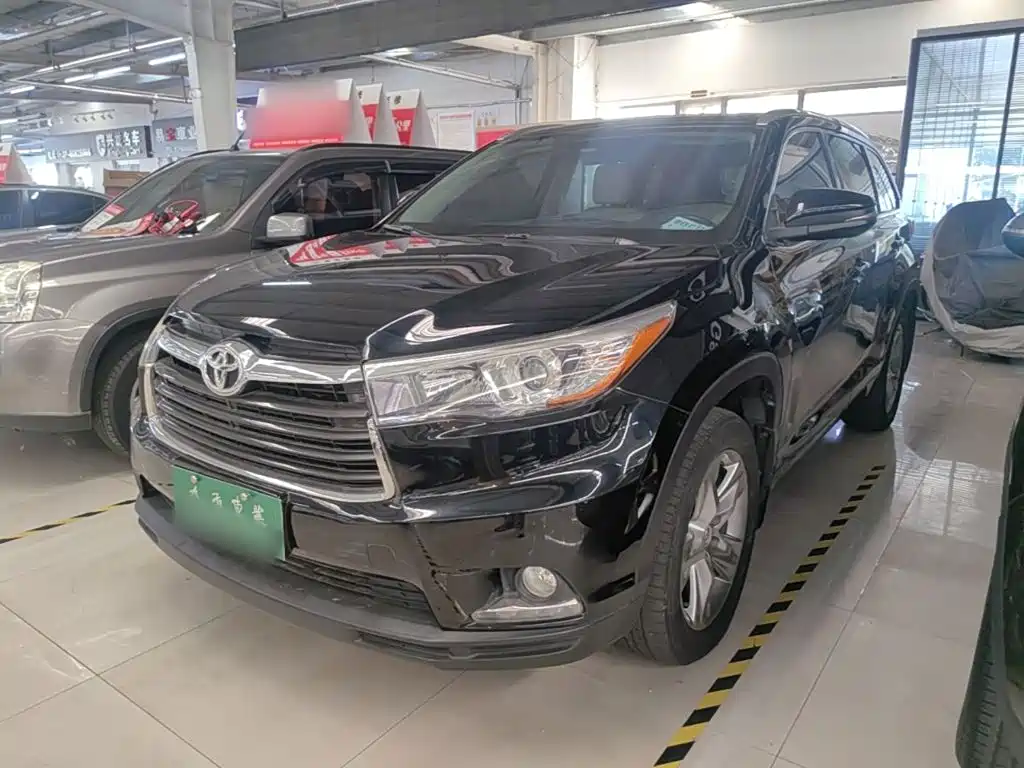 Toyota Highlander 2015 2.0T Luxury 7 мест