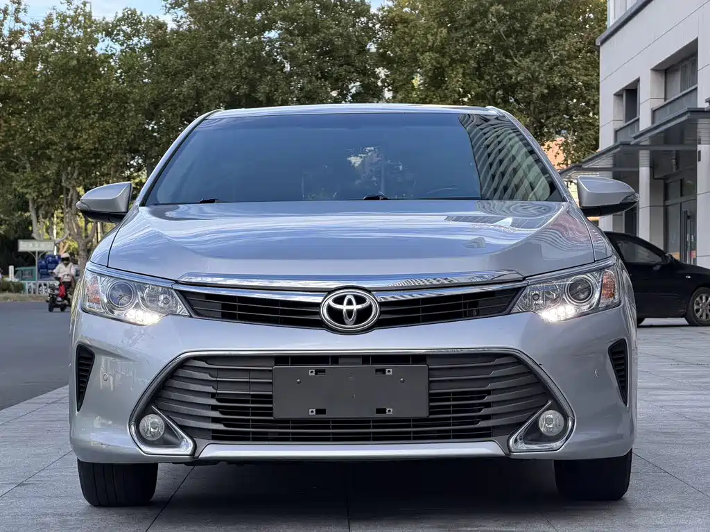 Toyota Camry — миниатюра 2