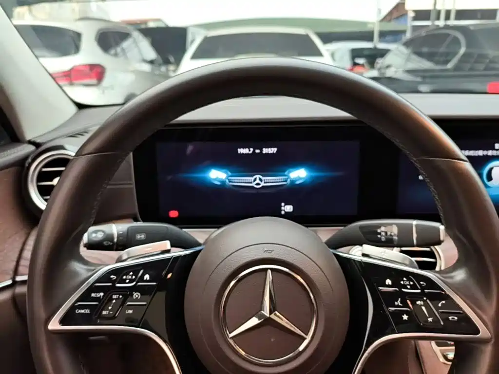 Mercedes-Benz E-Class — миниатюра 15
