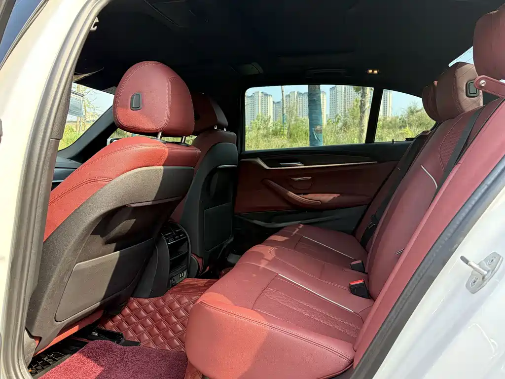 BMW 5 Series — миниатюра 29