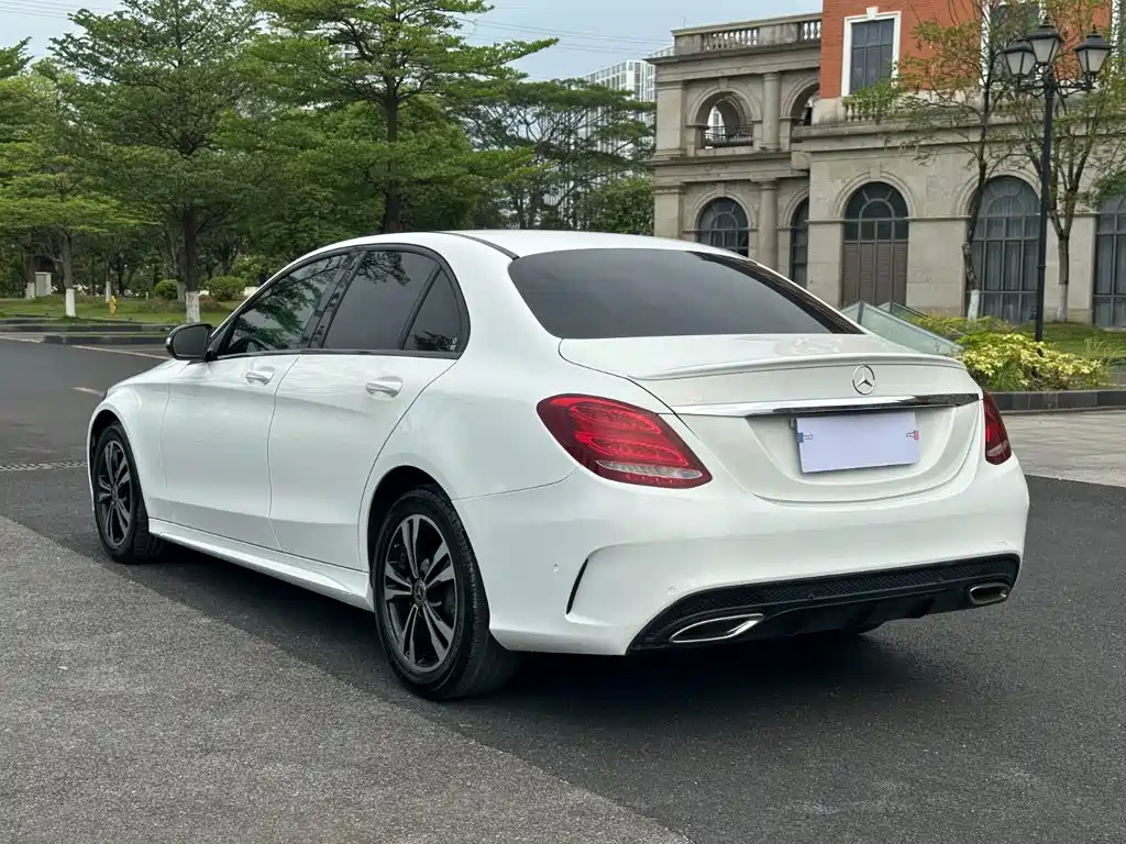 Mercedes-Benz C-Class — миниатюра 14