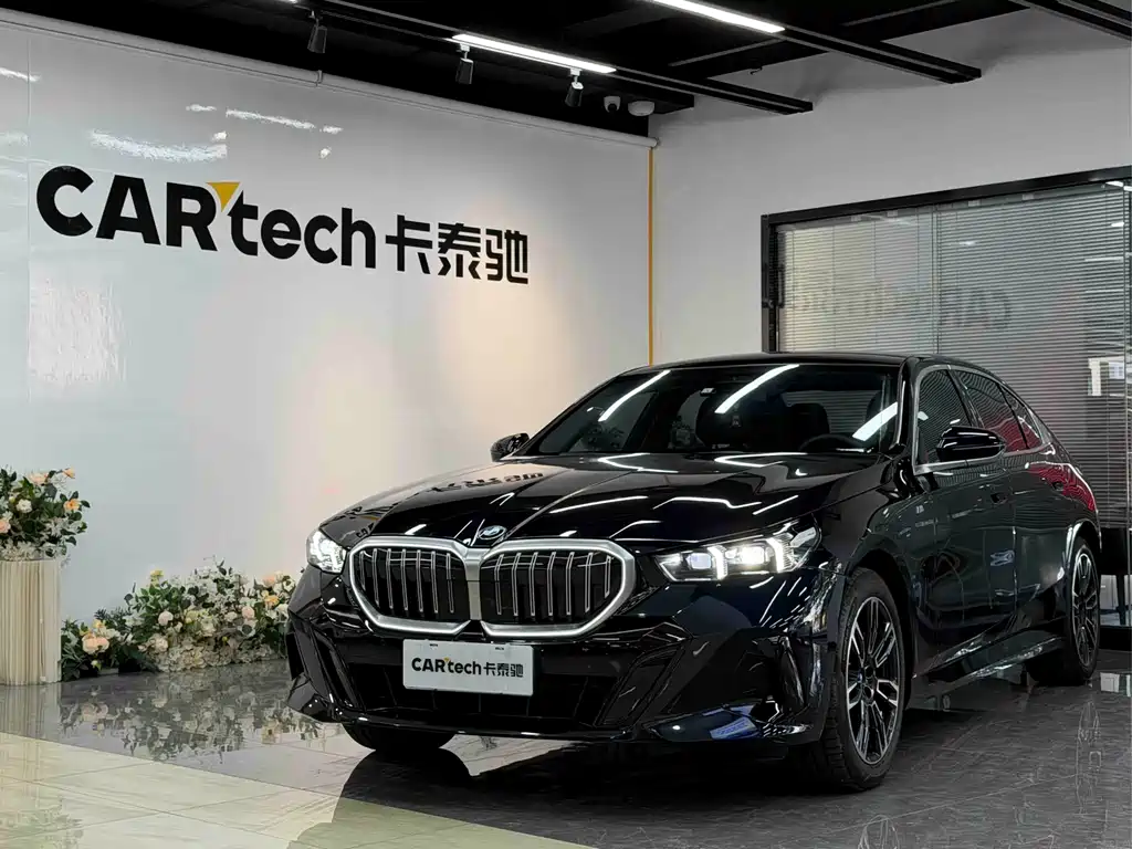 BMW 5 Series 2025