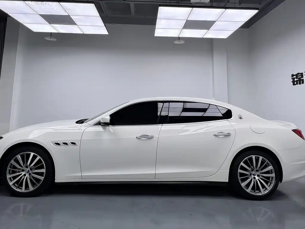 Maserati Quattroporte — миниатюра 10