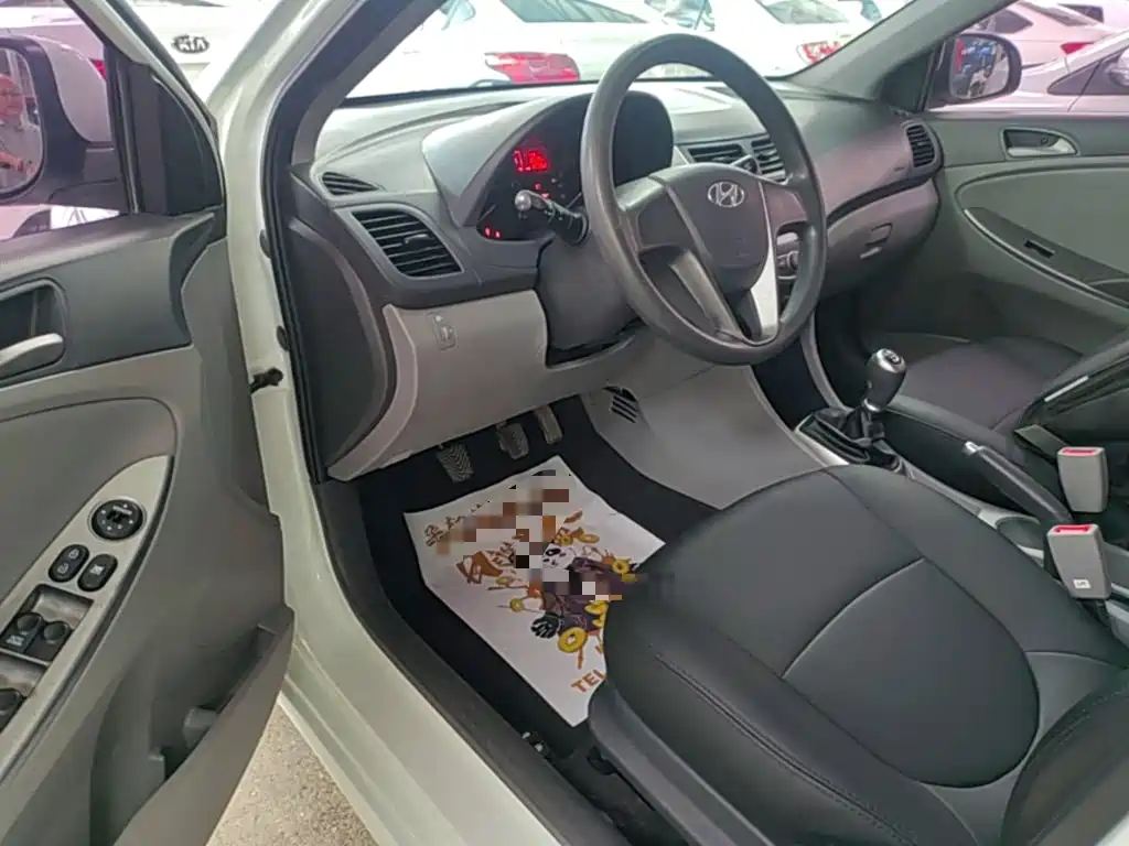 Hyundai Verna — миниатюра 16
