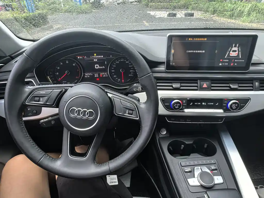 Audi A4L — миниатюра 11