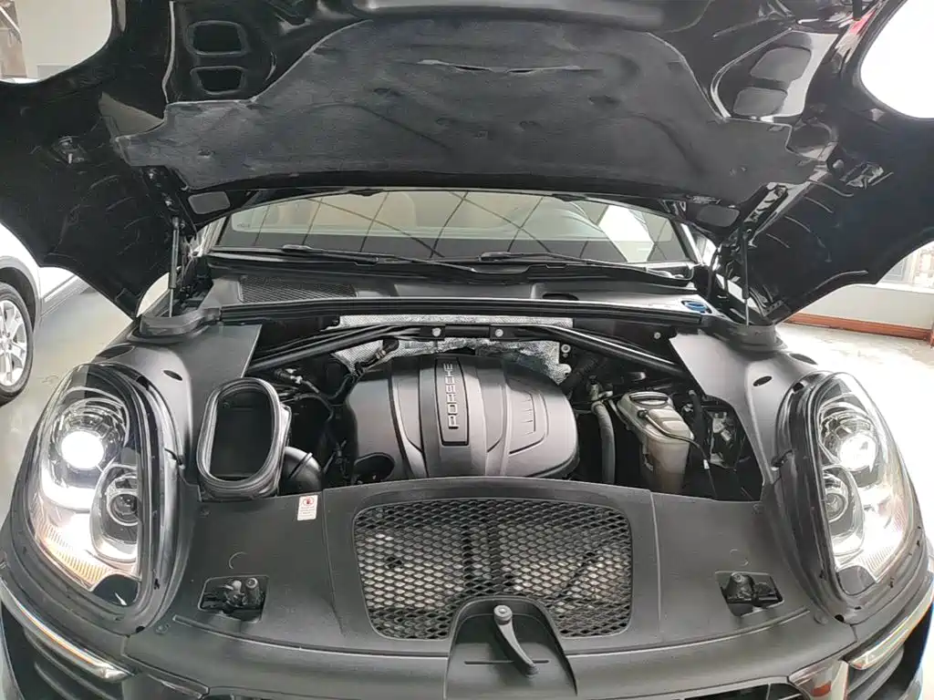 Porsche Macan — миниатюра 20