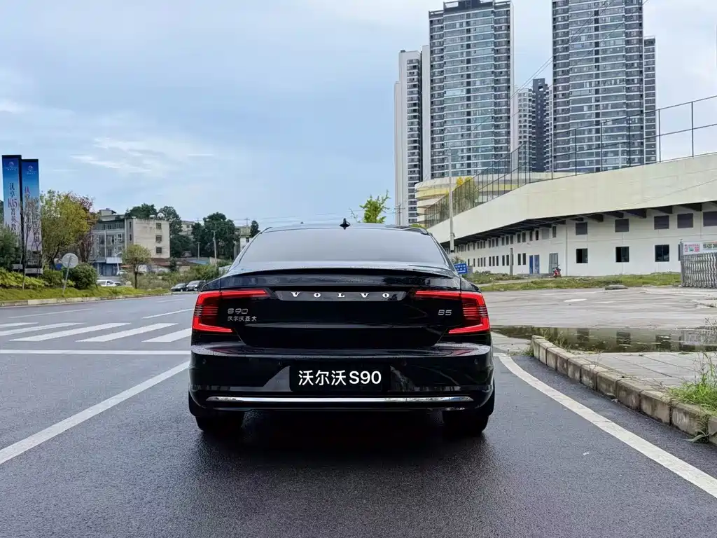 Volvo S90 — миниатюра 8
