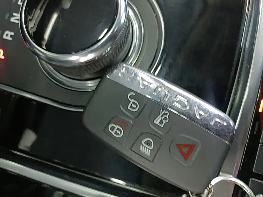 Jaguar XEL — миниатюра 9