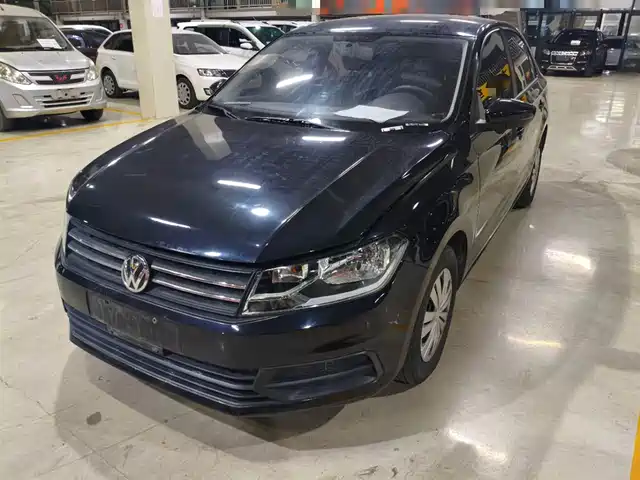 VOLKSWAGEN SANTANA