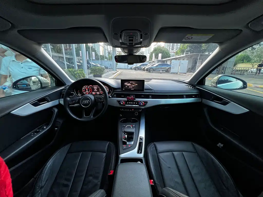 Audi A4L 2019 40 TFSI Fashion VI
