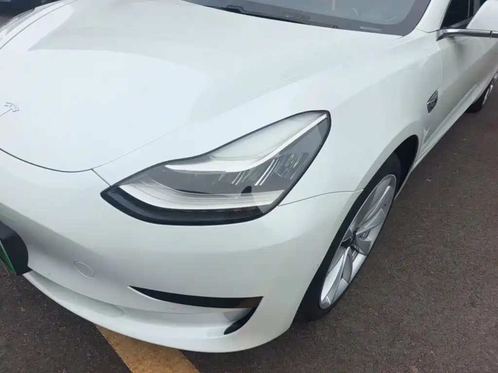 Tesla Model 3 — миниатюра 24