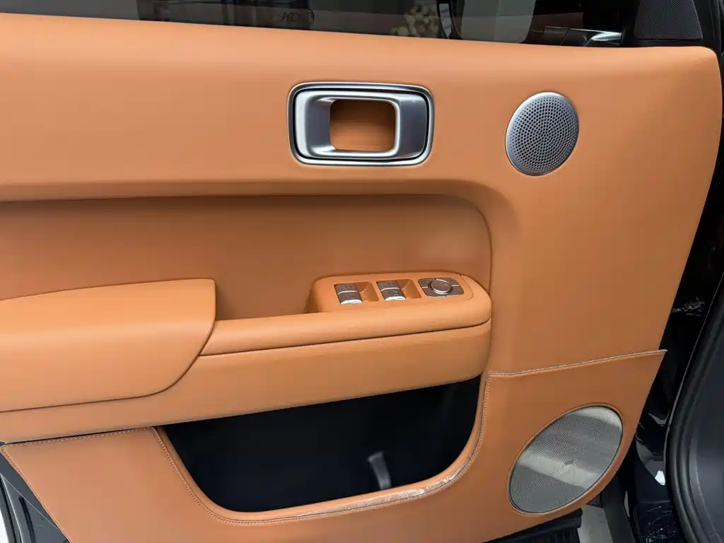 Li Auto Li L8 — миниатюра 7