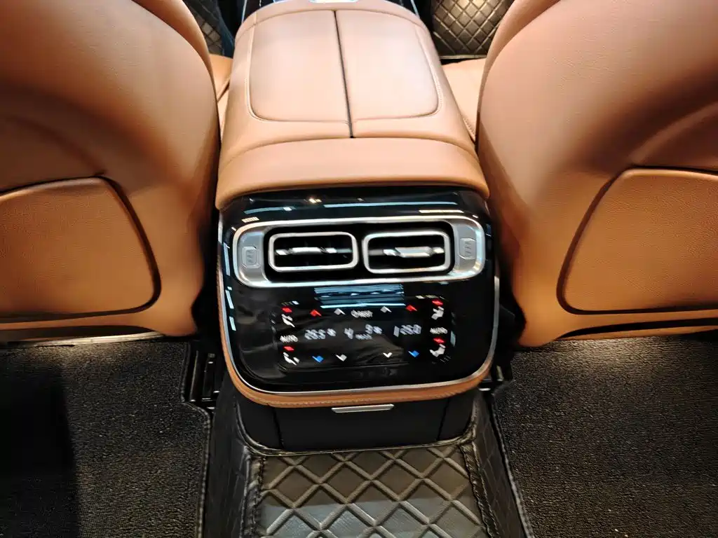 Mercedes-Benz S-Class — миниатюра 8