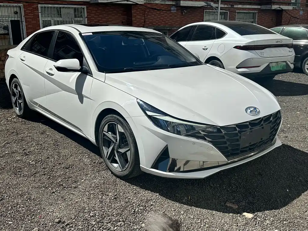 Hyundai Elantra — миниатюра 3