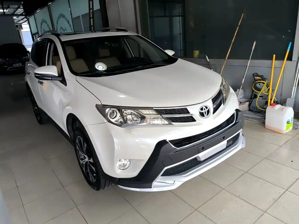 Toyota RAV4 — миниатюра 4