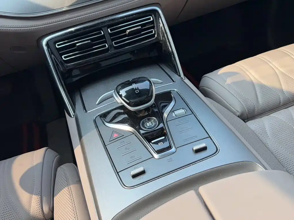 BYD Tang New Energy — миниатюра 11