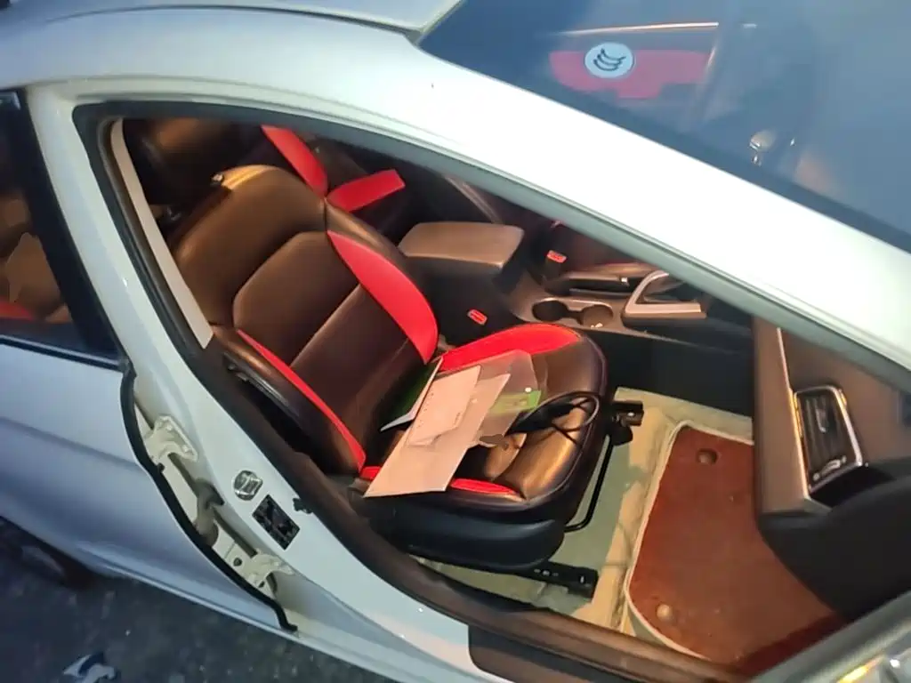 Hyundai Elantra — миниатюра 25