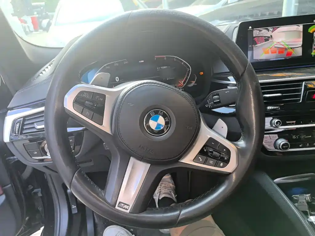 BMW 5 Series — миниатюра 11