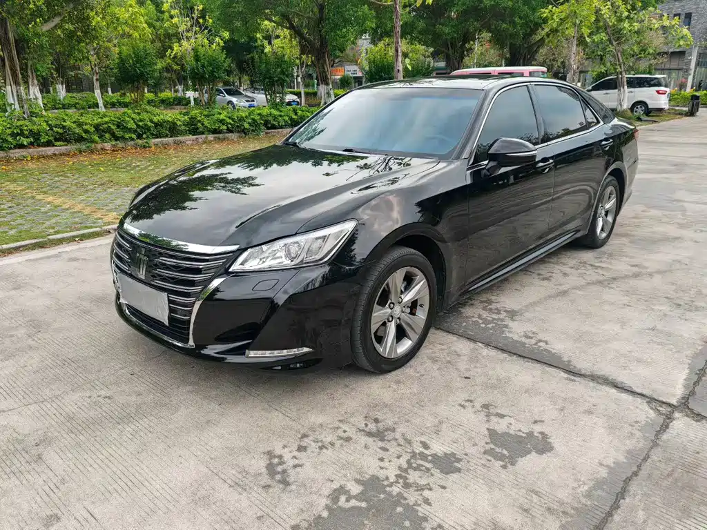 Toyota Crown 2017