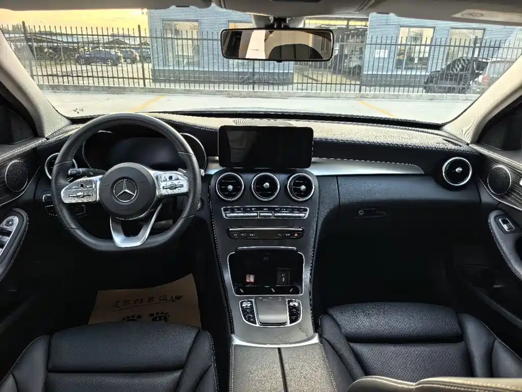Mercedes-Benz C-Class — миниатюра 13