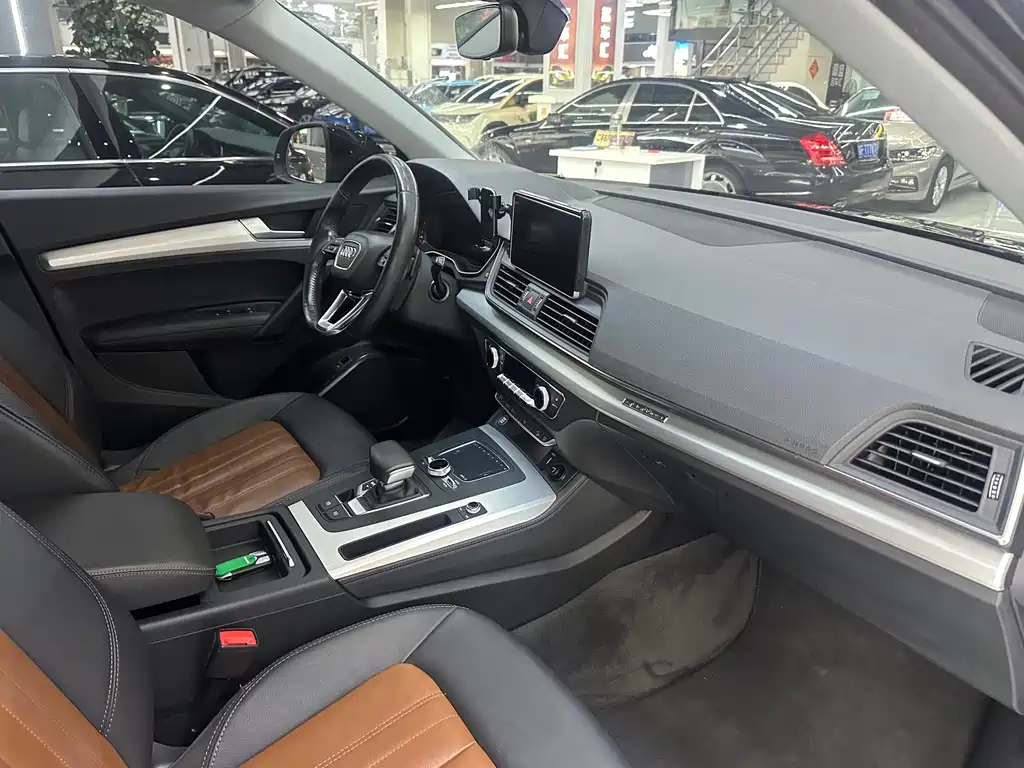 AUDI  Q5L