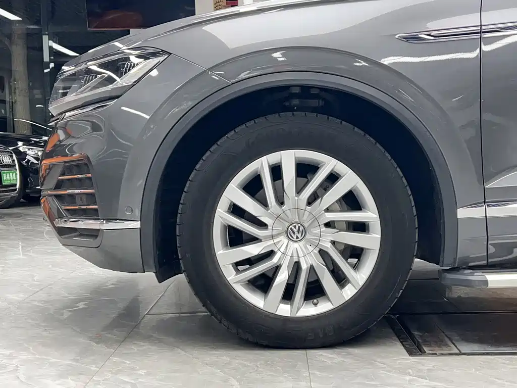 Volkswagen Touareg — миниатюра 8