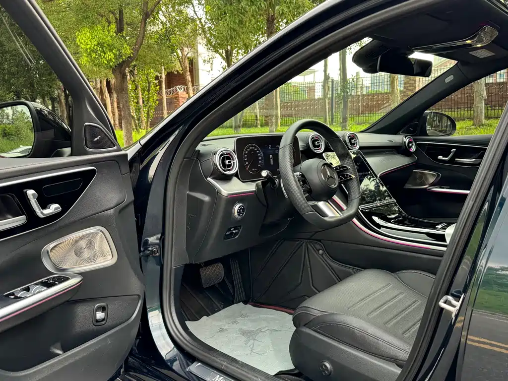 Mercedes-Benz C-Class — миниатюра 6