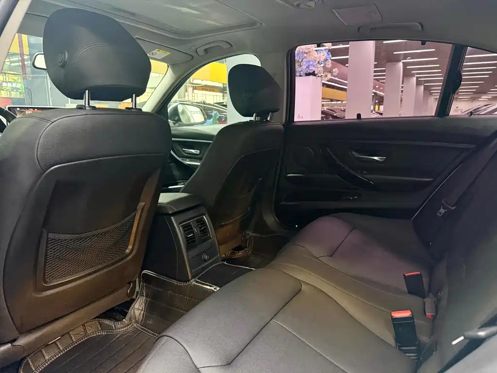 BMW 3 Series — миниатюра 11