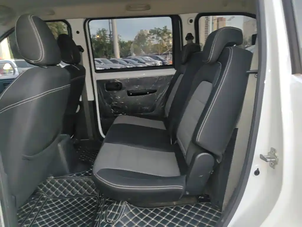 Wuling Hongguang PLUS — миниатюра 17