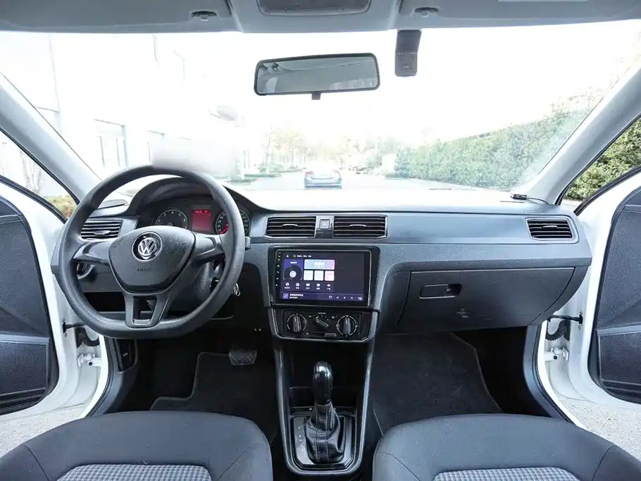Volkswagen Santana — миниатюра 7