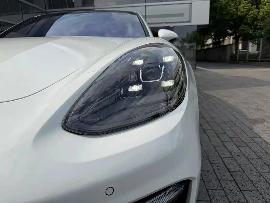 Porsche Panamera — миниатюра 6