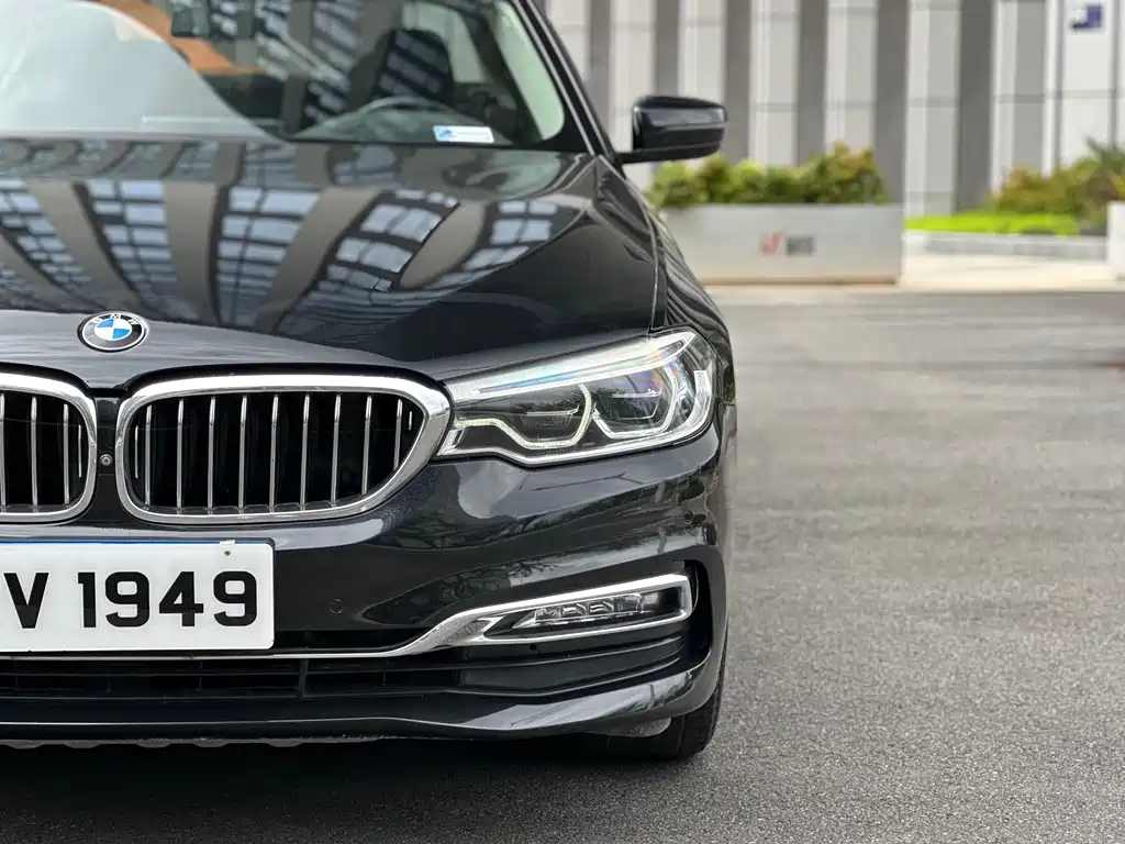 BMW 5 Series — миниатюра 3