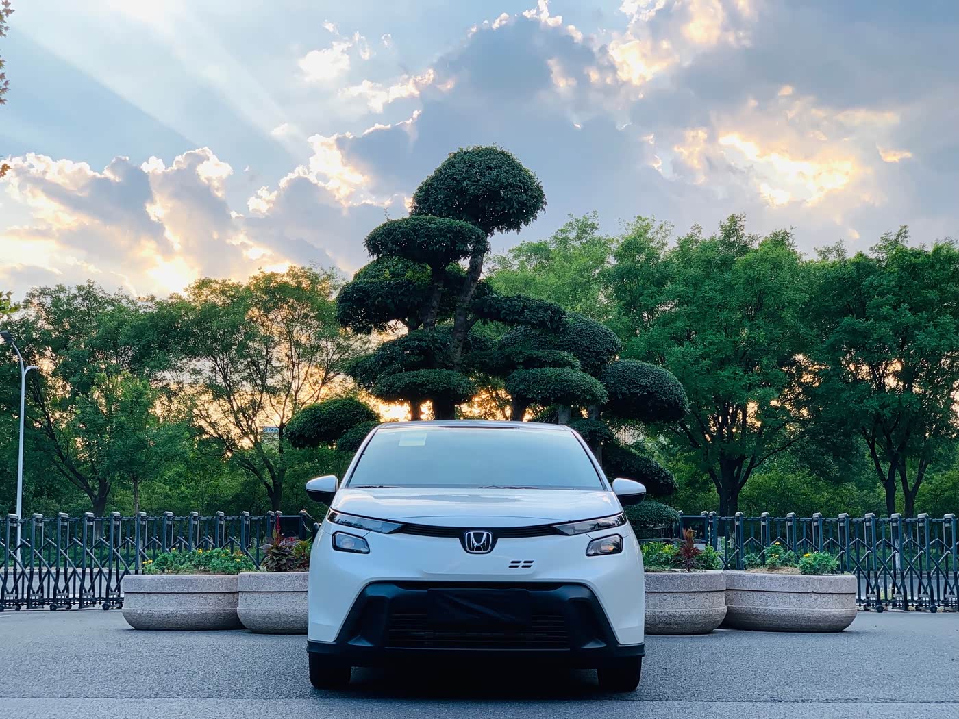 Honda Fit 1.5 л 2026 г. Белый, пробег 1000 км