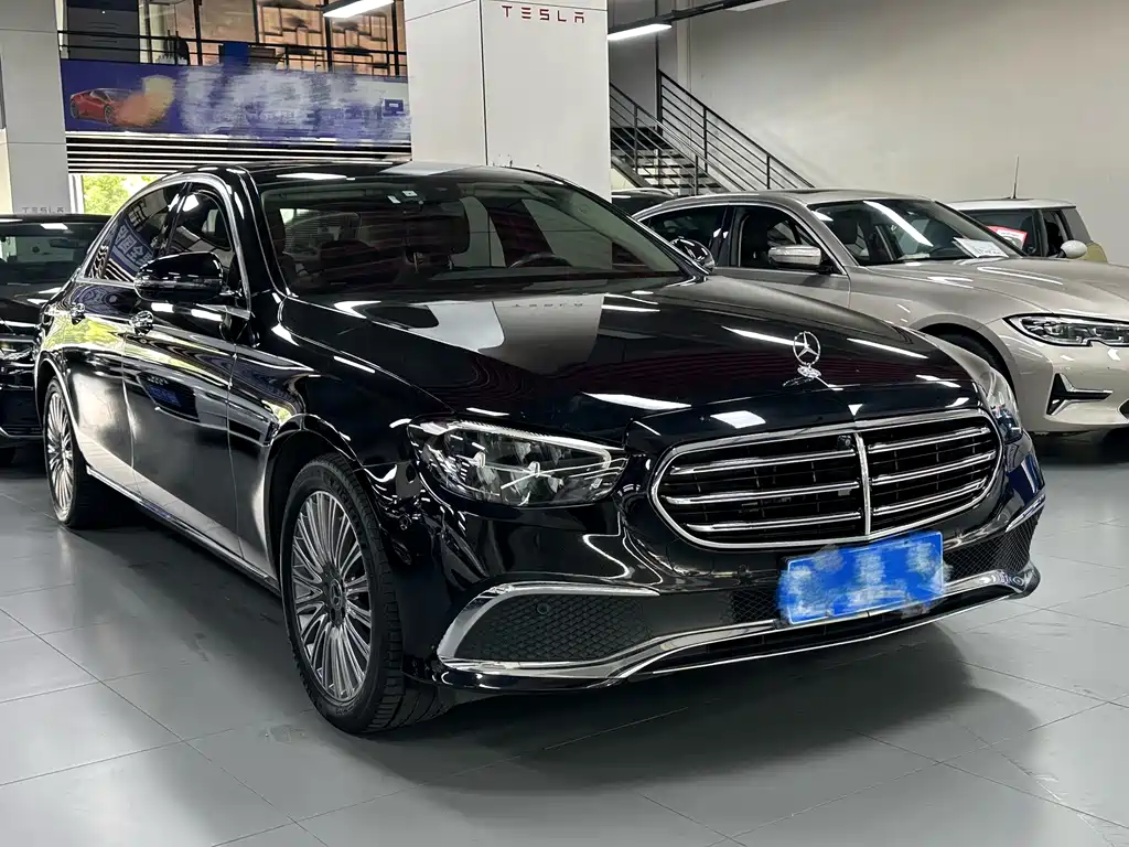 Mercedes-Benz E-Class — миниатюра 3