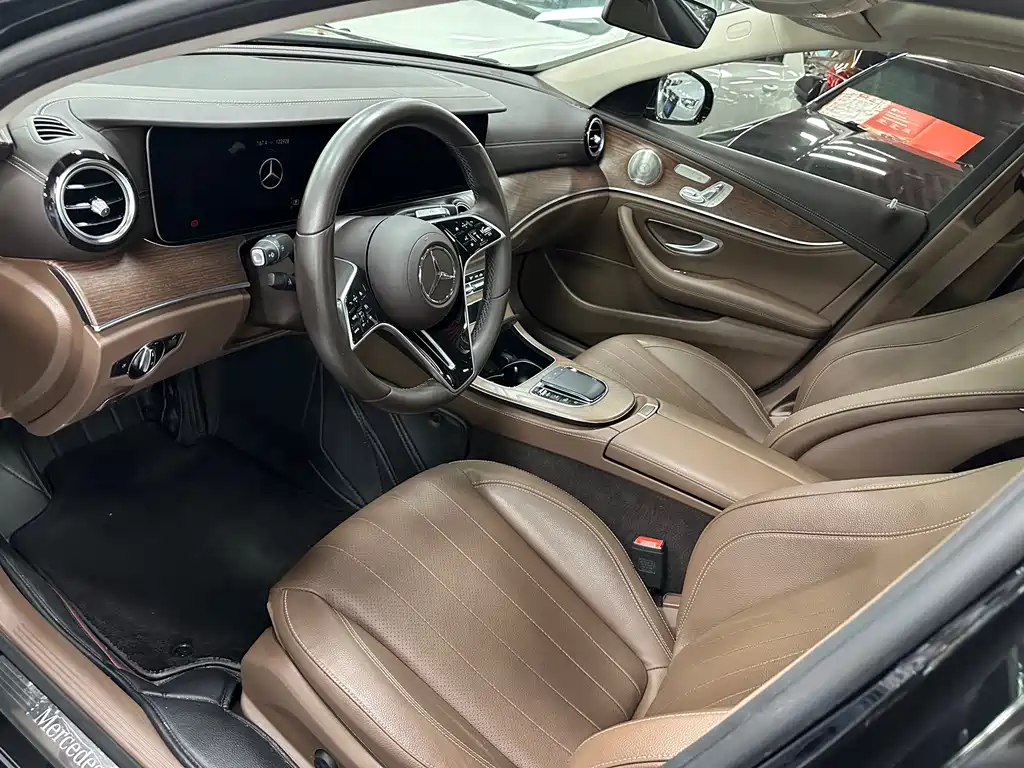 Mercedes-Benz E-Class — миниатюра 5