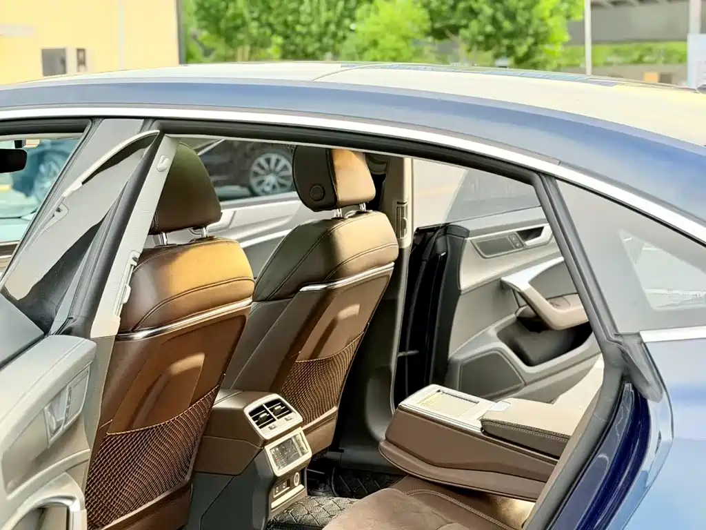 Audi A7L 2022 45 TFSI S-line