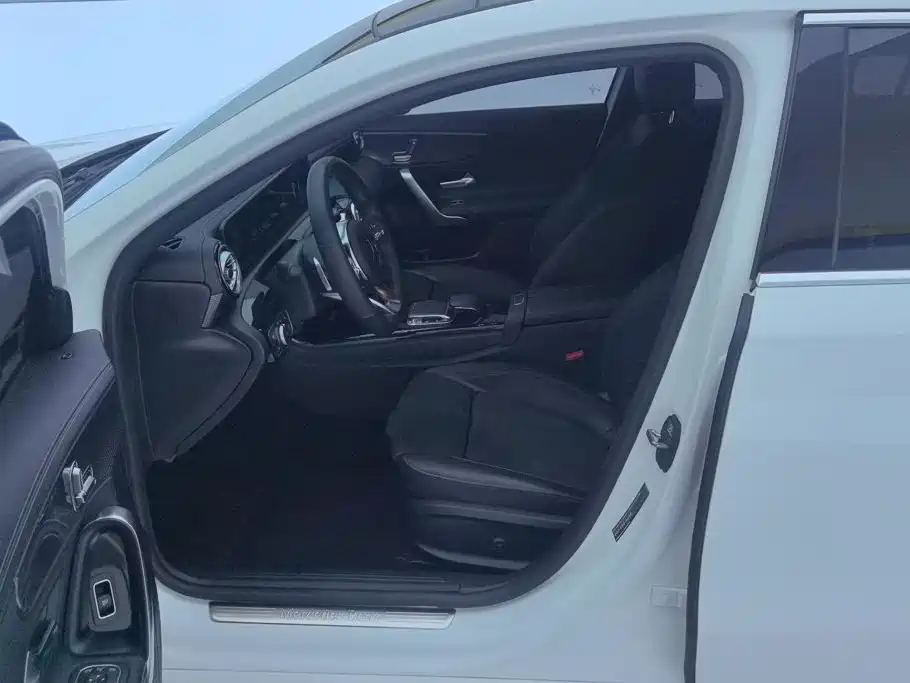 Mercedes-Benz A-Class — миниатюра 9