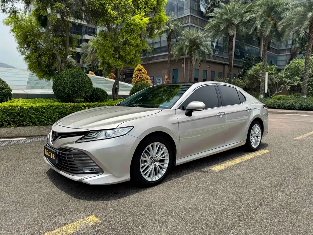 Купить Toyota Camry