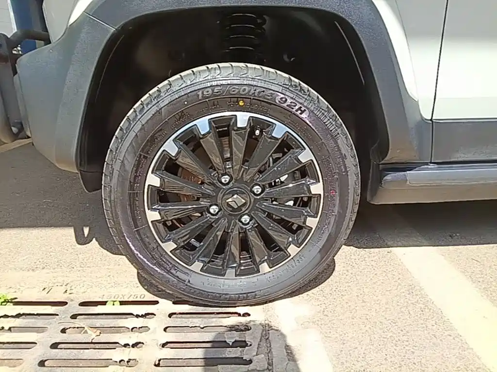 Baojun Yueye — миниатюра 23